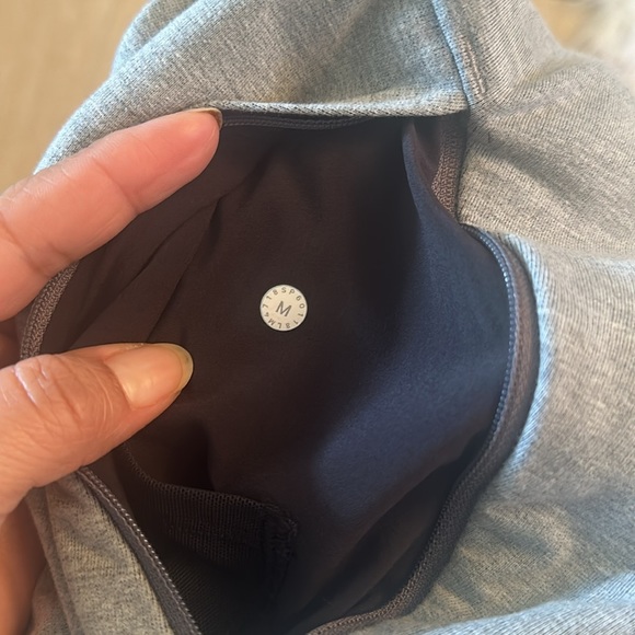 Lululemon Men’s Front Zip Jacket/ Sweater - Picture 8 of 9